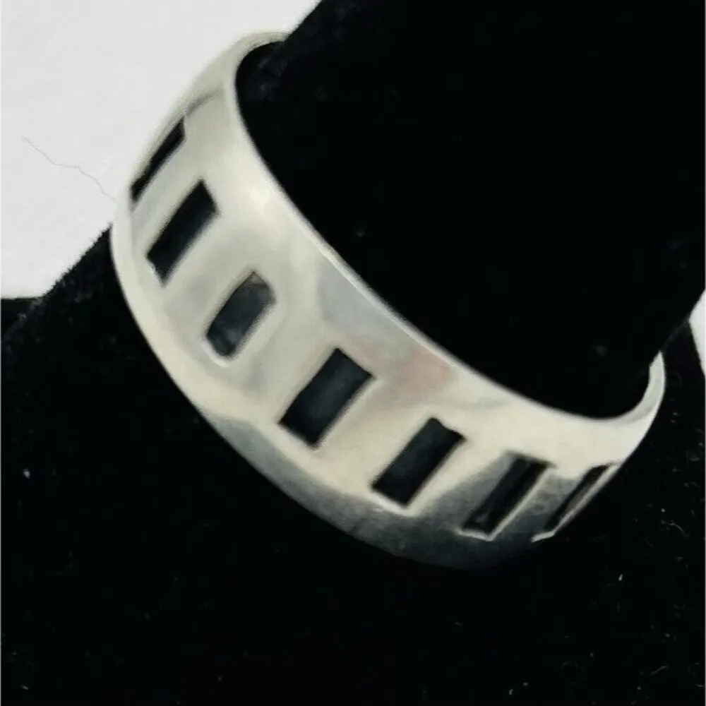Silver Cut Out Notched Band Style Ring Sz 10 Marked - Image 2
