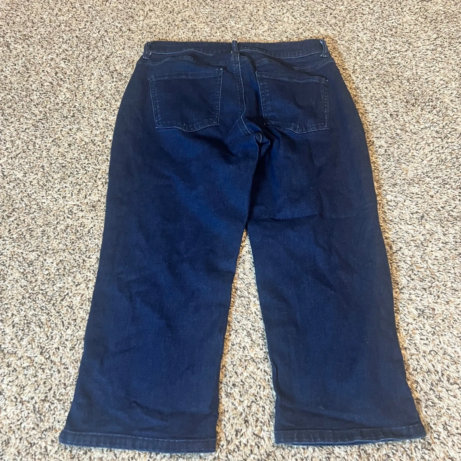 Croft & Barrow Women's Dark Wash Denim Cropped Wide Leg Jeans Size 8 - Image 7