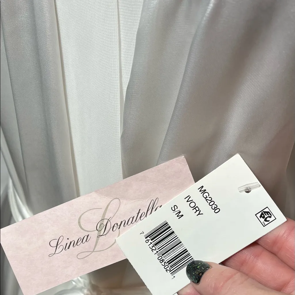 NWT Linea Donatella Midnight Short Wrap Robe size small/medium white bridal - Image 7