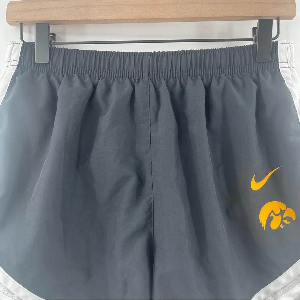 NIKE Shorts Medium Tempo Iowa Hawkeyes Athletic Dri-Fit Running Collegiate Gym - Image 4
