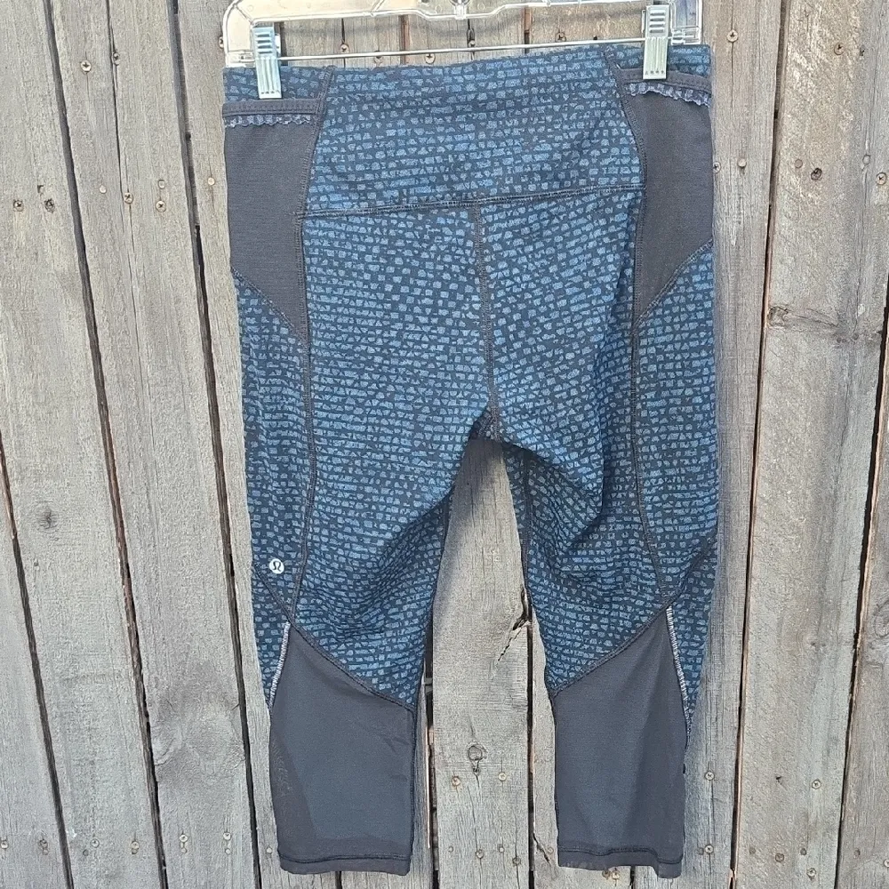 Blue and Black Patterned Leggings - Image 3