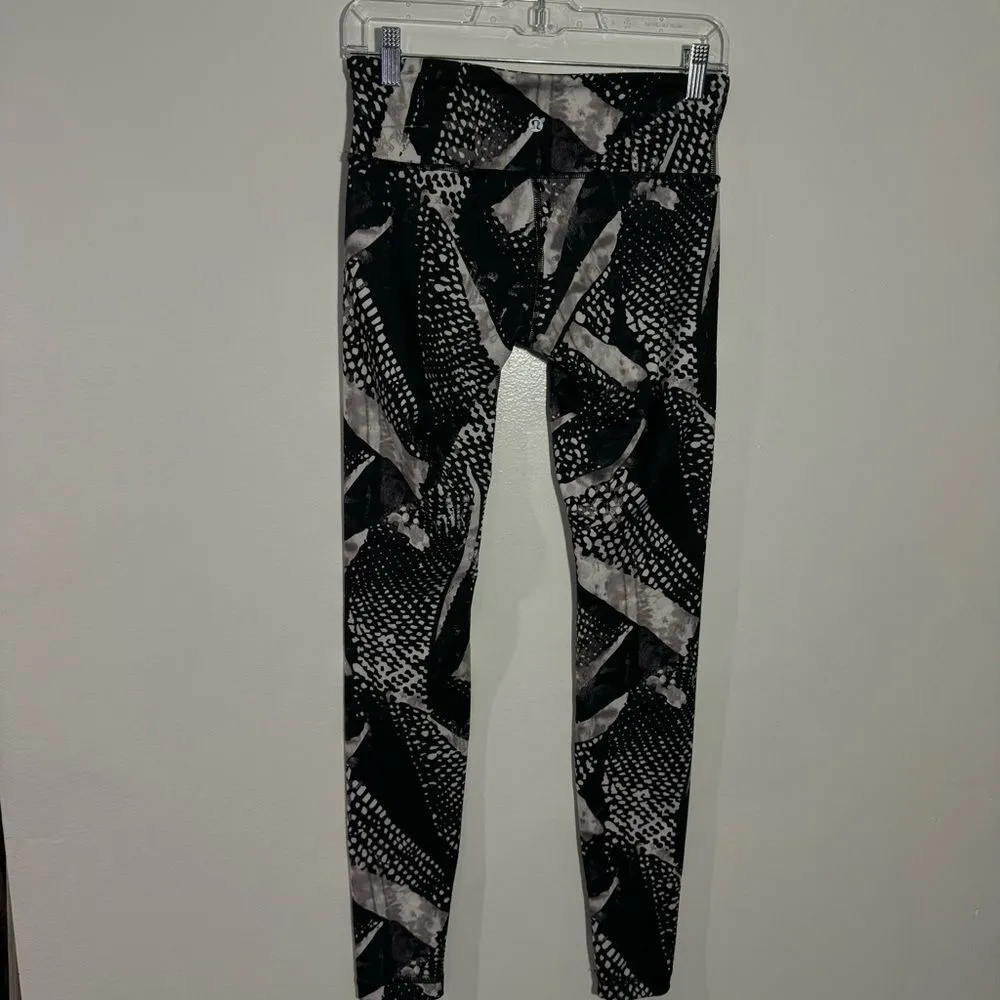 Lululemon‎ Wunder Under Pant III Full-On LuonStatic Mist White Black Size 6 - Image 5