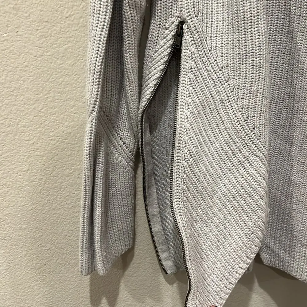 CAbi Deep V-neck Asymetrical Zipper Side Sweater | Size Medium - Image 5