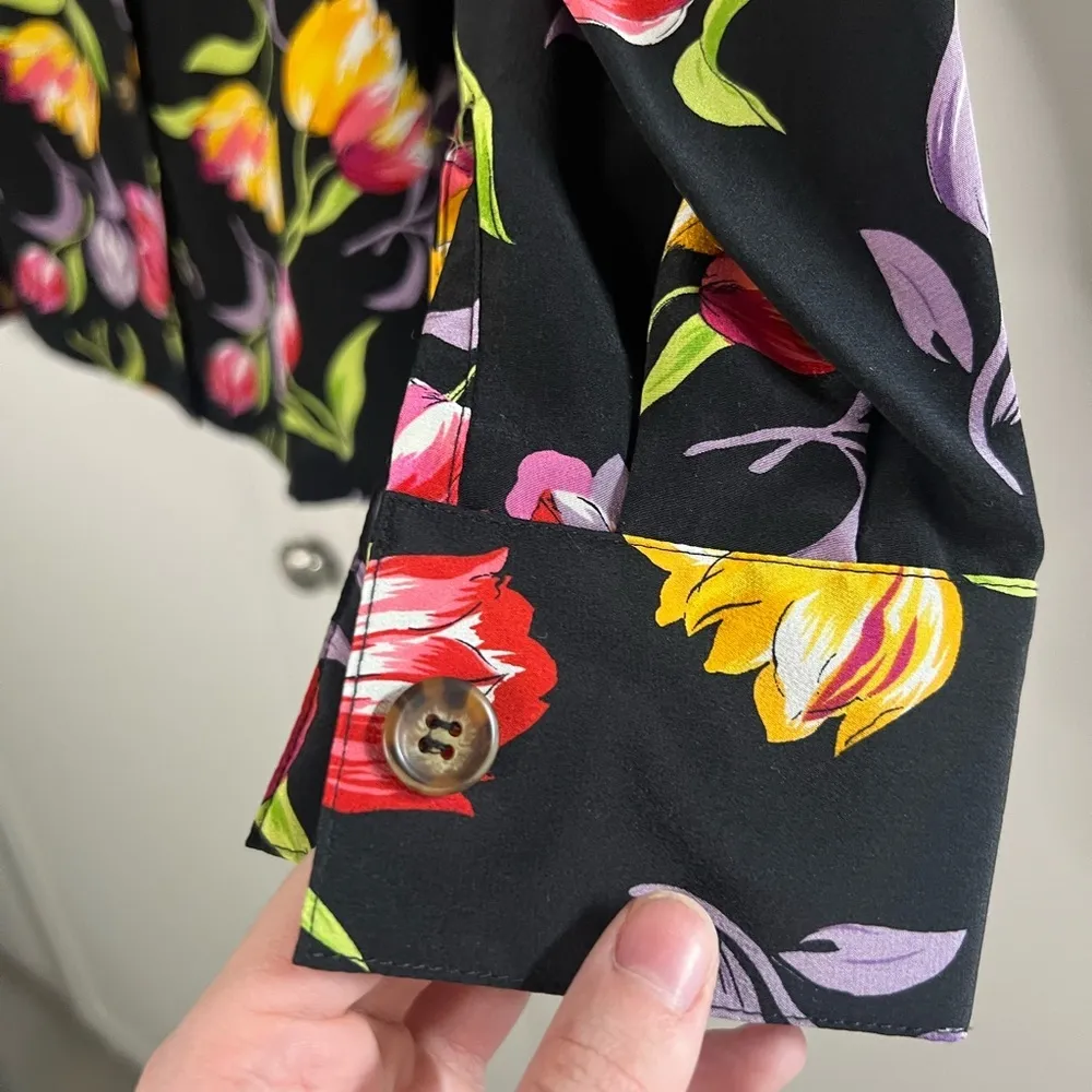 Vintage indie sleeze 100% Silk Tulip Floral Button Down Black - Image 6