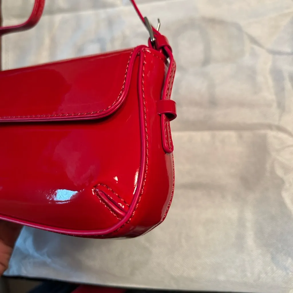 Revolve 8 Other Reason Patent Red Shoulder Bag. - Image 5