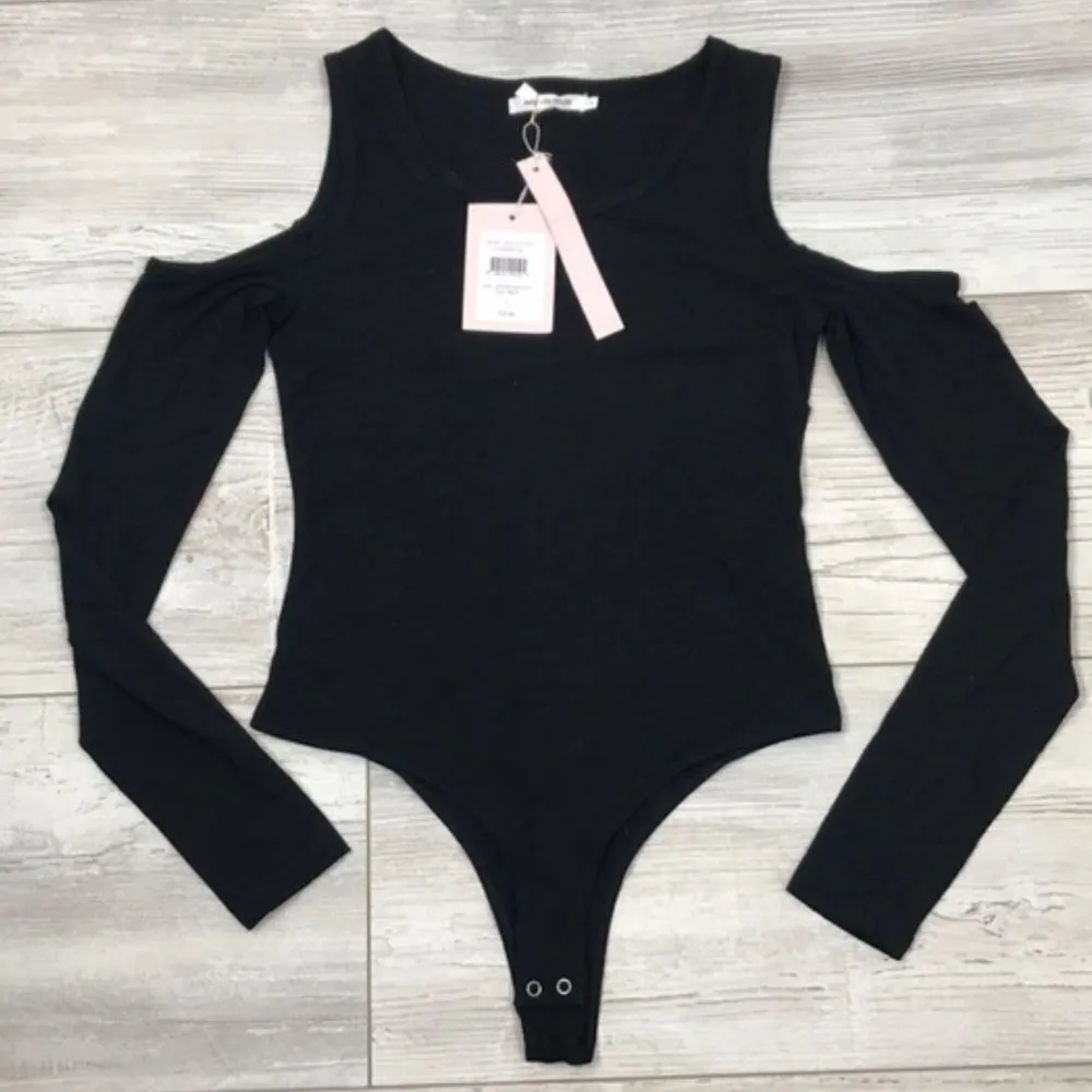 ✨ Avec Les Filles
Cold-Shoulder Bodysuit✨ - Image 2