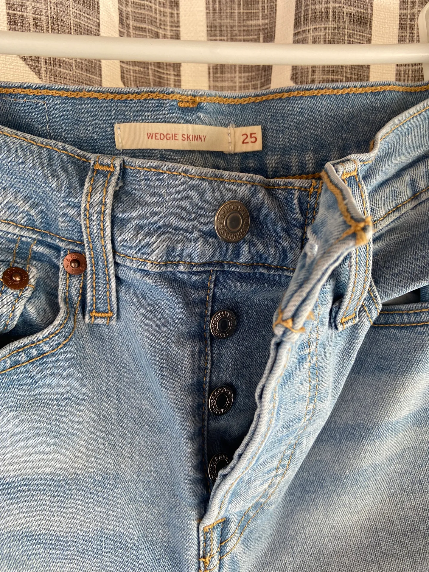 Levi’s Ripped Skinny Wedgie Jeans - Image 3