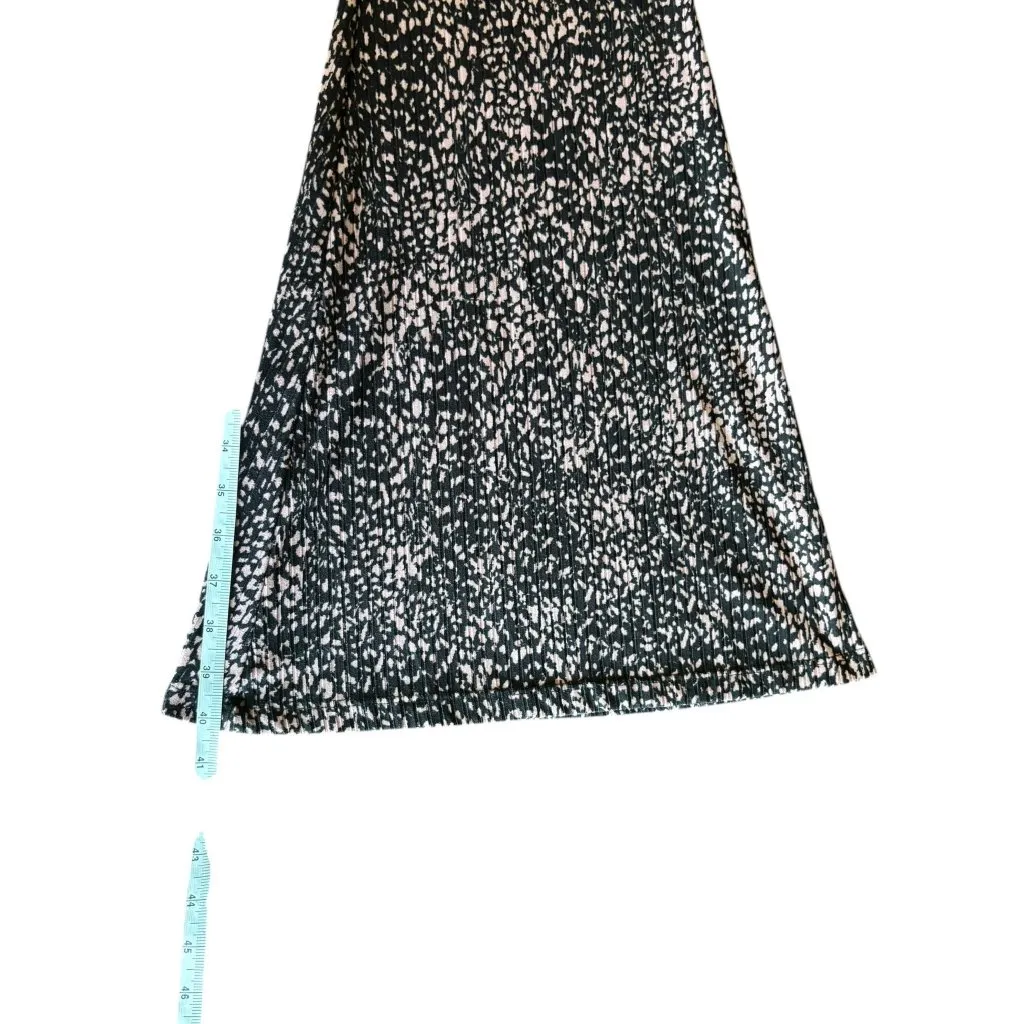 Chatoyant Women's Black & Pink Flare Bottom Pants - Image 9