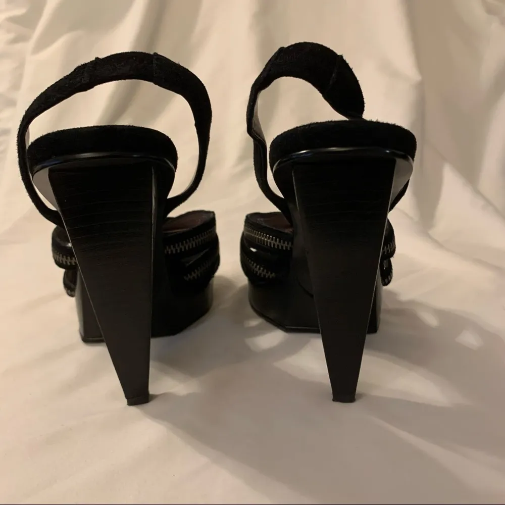 Like New Calvin Klein Makenna Suede and Zipper Detail Heeled Sandal - Image 4