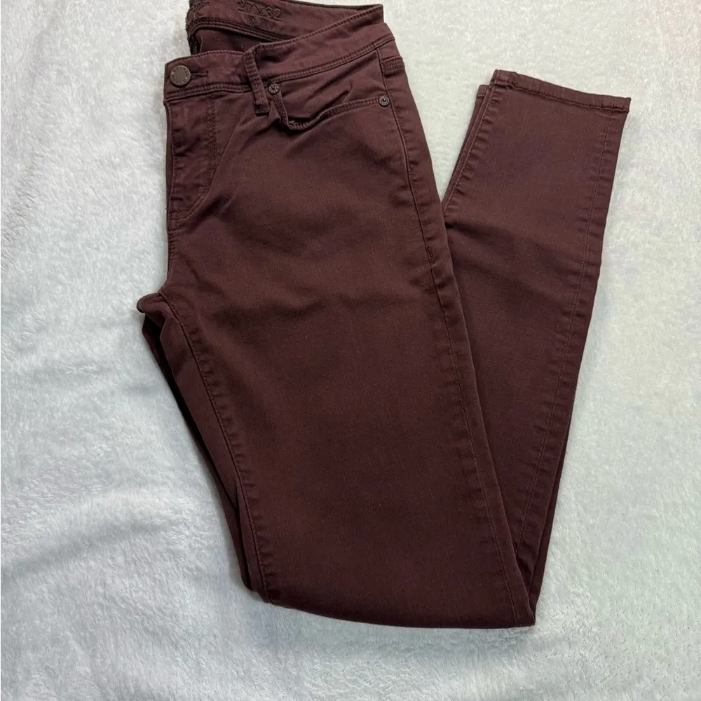 Buckle Brown Skinny Jeans with Tapered Fit - Image 3