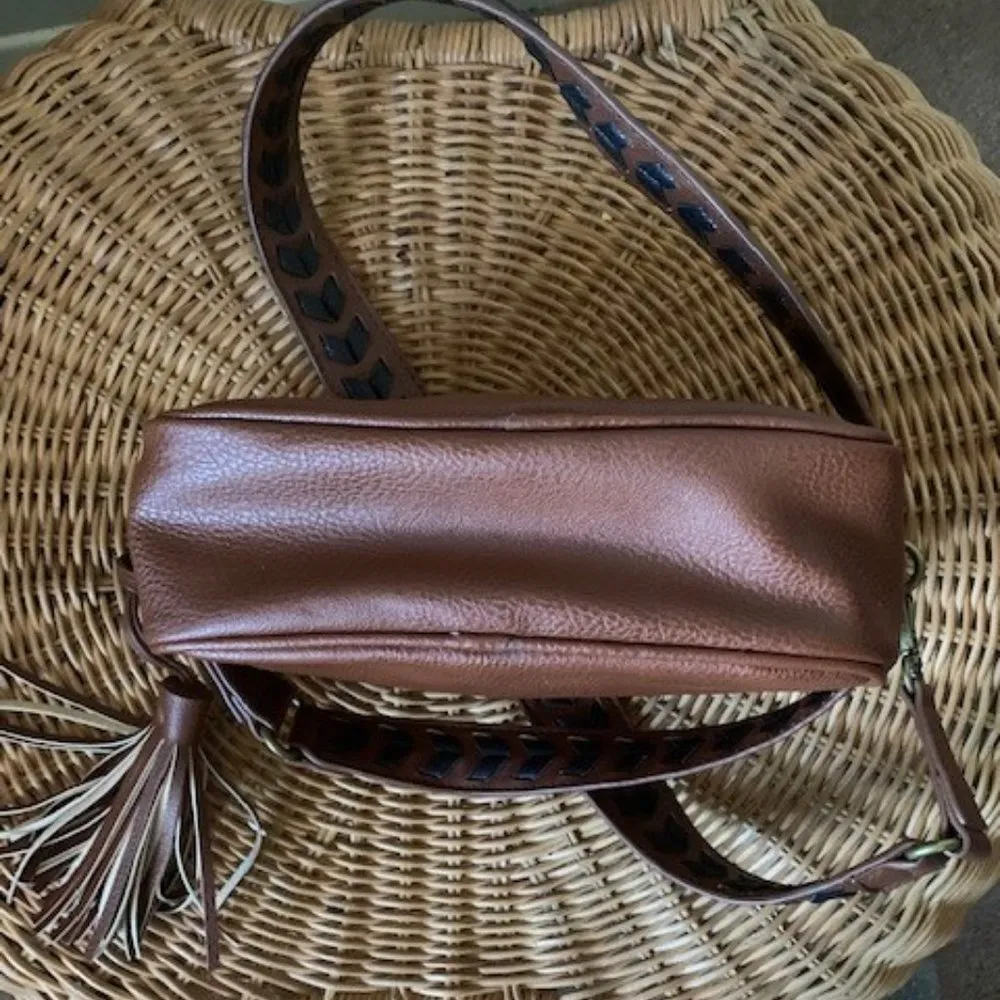 CARLOS by Carlos Santana Women's Libra Camera Bag Whiskey/Stitch Handbag Brown - Image 7