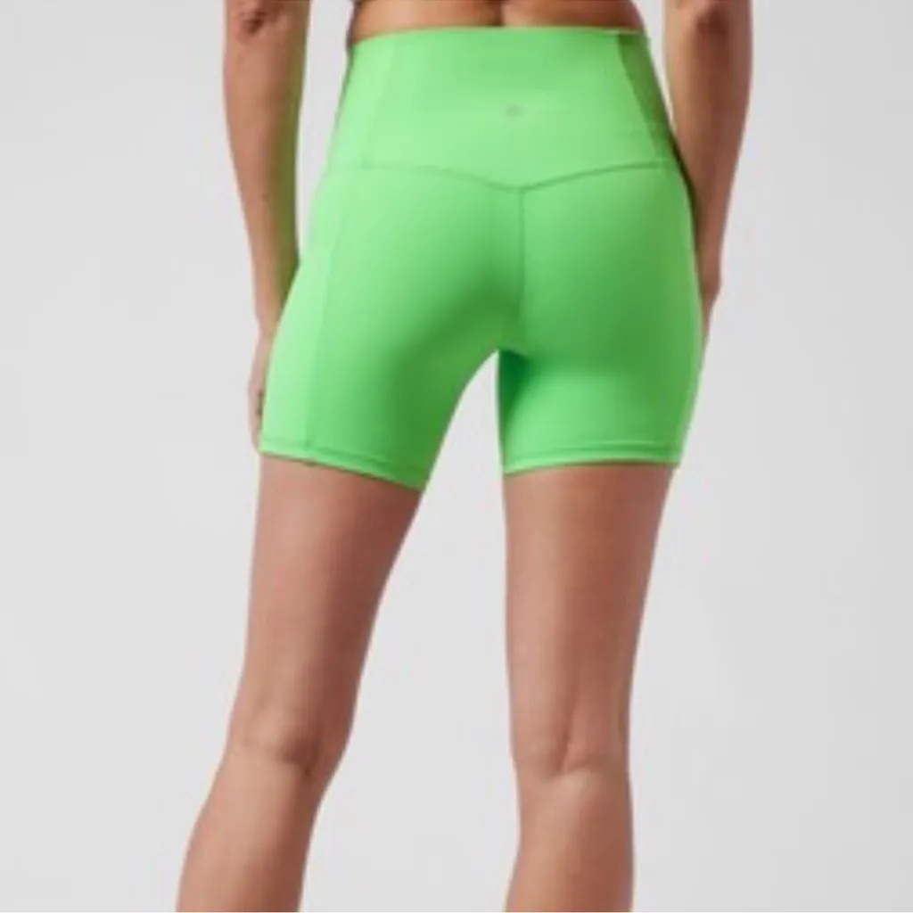 Athleta Green Salutation Stash Pocket 5” Short - Size Small - Image 7