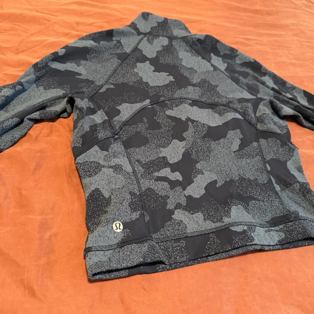 lululemon athletica Blue and Gray Camo half zip - Image 2