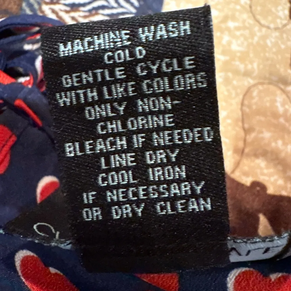 Cynthia Rowley Navy Blue Red Hearts with white shadowed hearts Tank Top Blouse. - Image 8