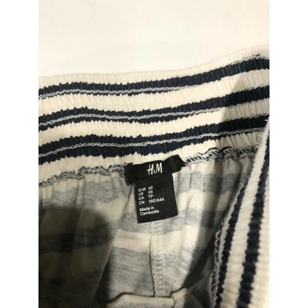 H&M womens size xs blue striped skirt with pockets and elastic waist - Image 4