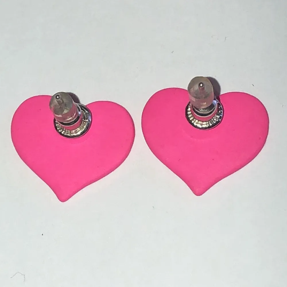 Pink and White Checkered Heart Earrings - Image 2