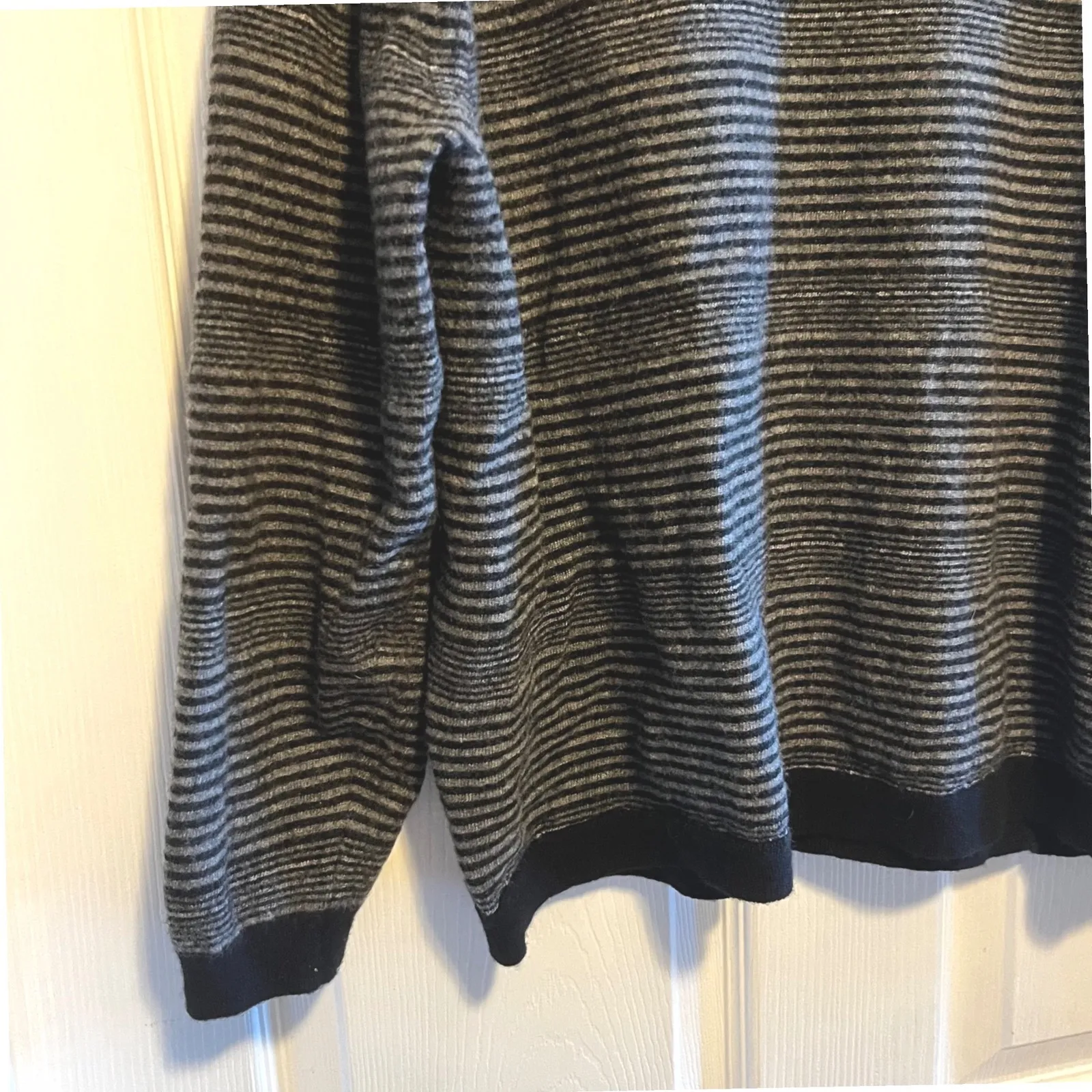 Calvin Klein Women's 100% Merino Wool Striped Crew Neck Sweater XL Black Gray - Image 2