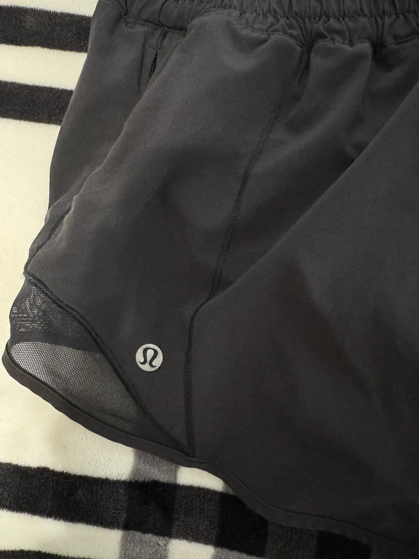 Hotty Hot Short 2.5” - Image 3