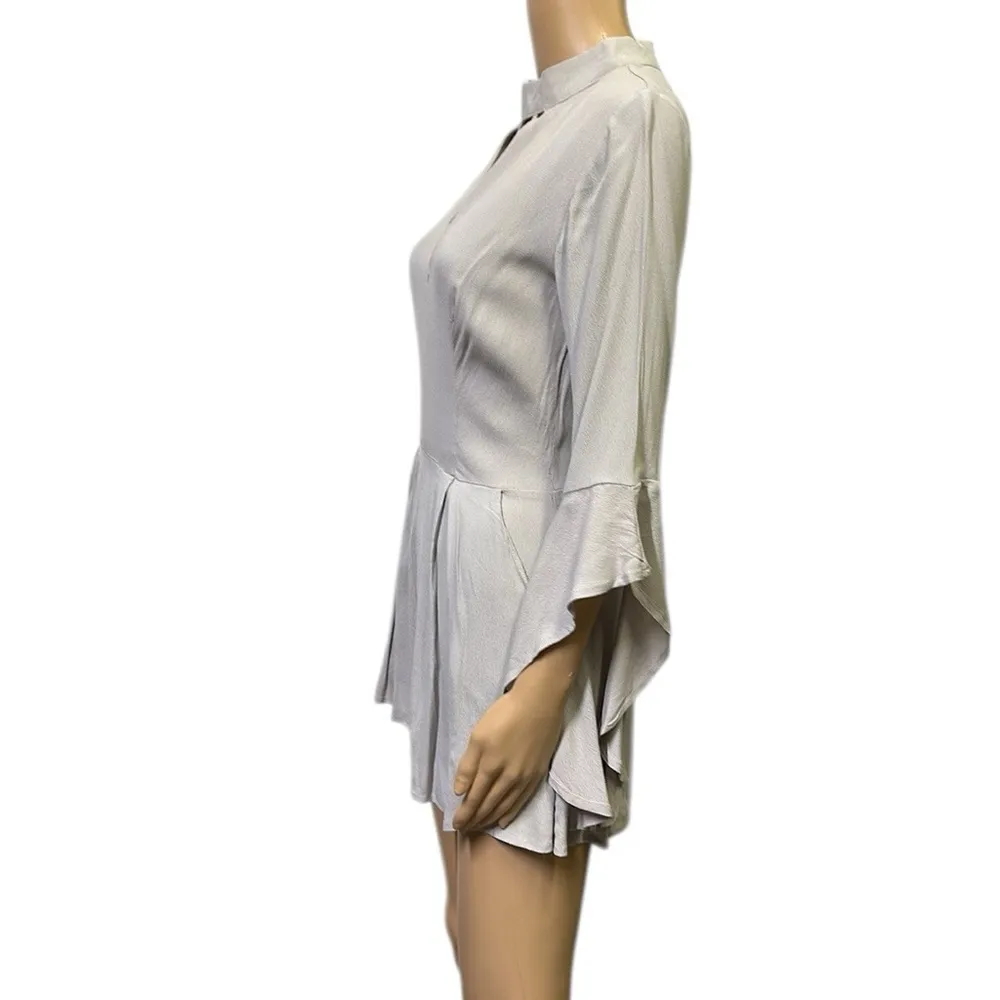 Very J Keyhole Pocket Romper Shorts 3 Quarter Bell Sleeve Gray Womens Small - Image 3