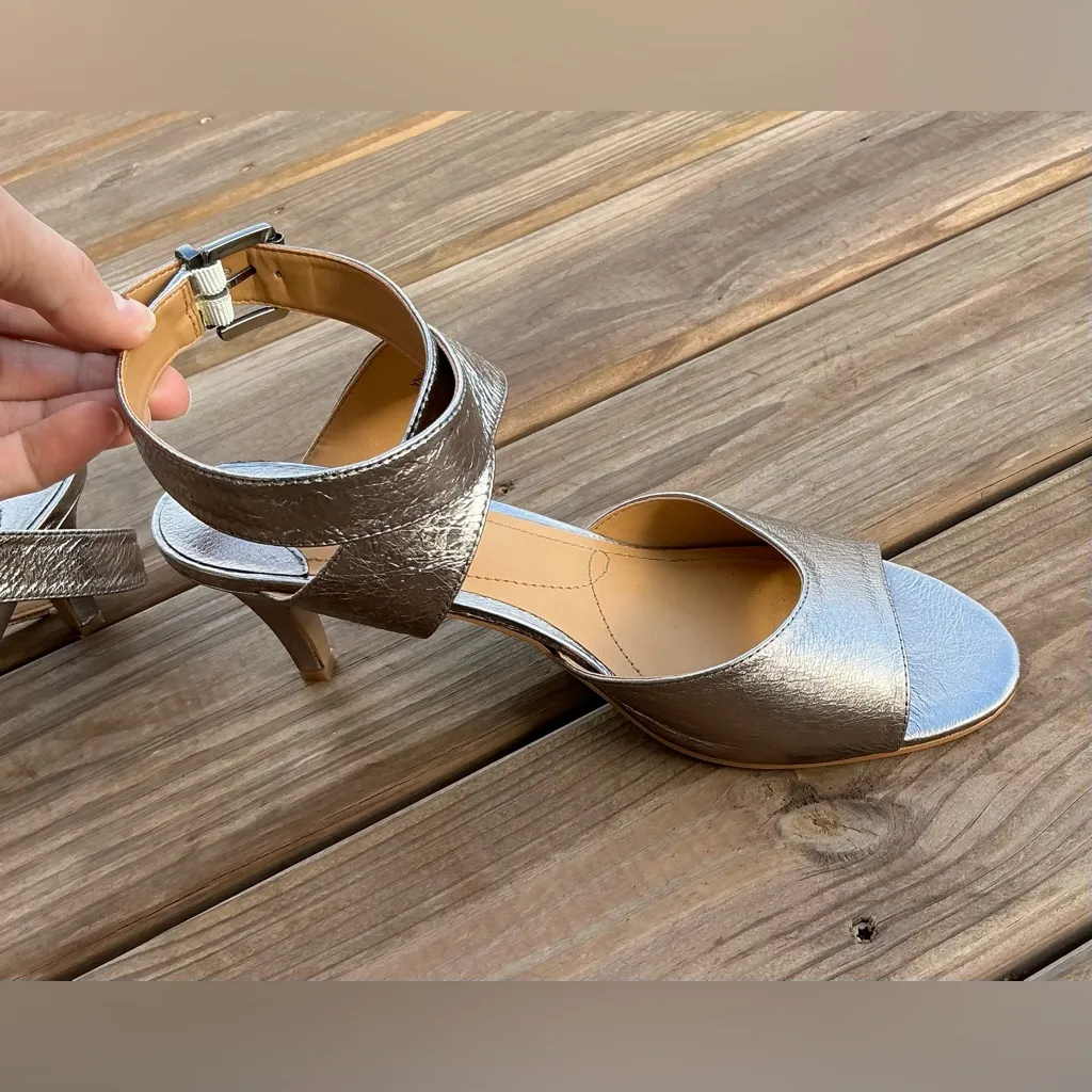 Dressy J.Renee leather sandals🌹🌹 Silver Size 10 - Image 6