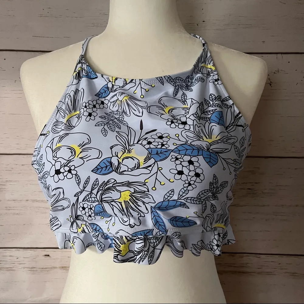 SheIn floral ruffle halter bikini top - Image 4