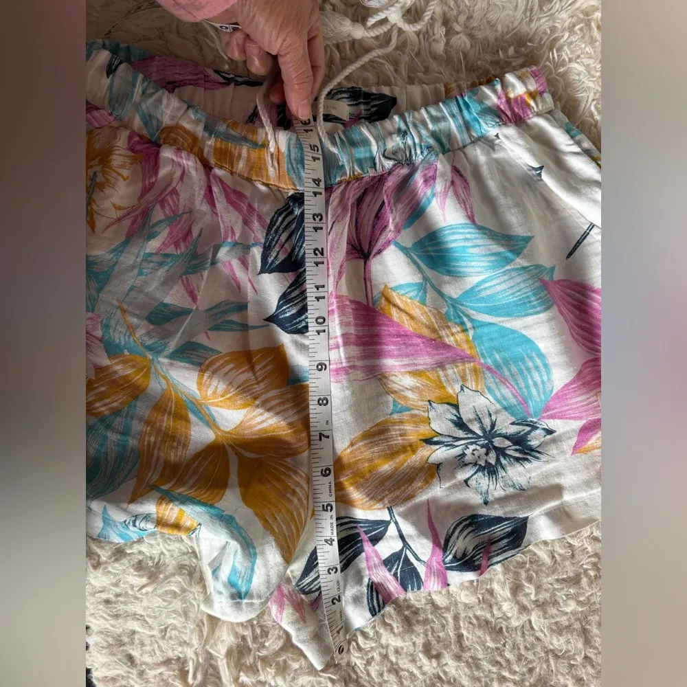 C&C California Tropical Floral White Pink Blue Linen Shorts Women’s Large - Image 6