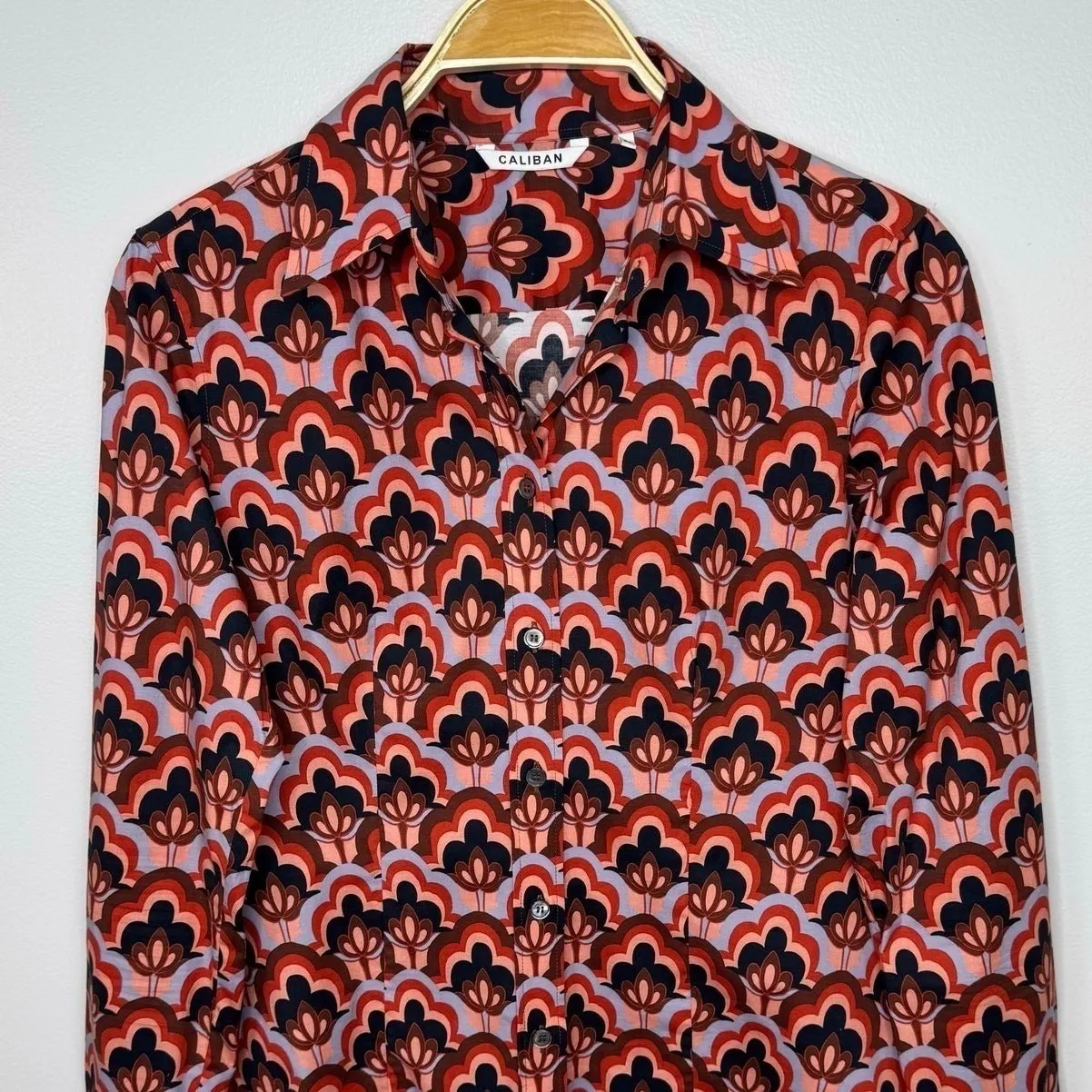 Caliban Button Front‎ Top Size 8 Multicolor Retro Print Tailored Chic Mod Artsy Red - Image 3