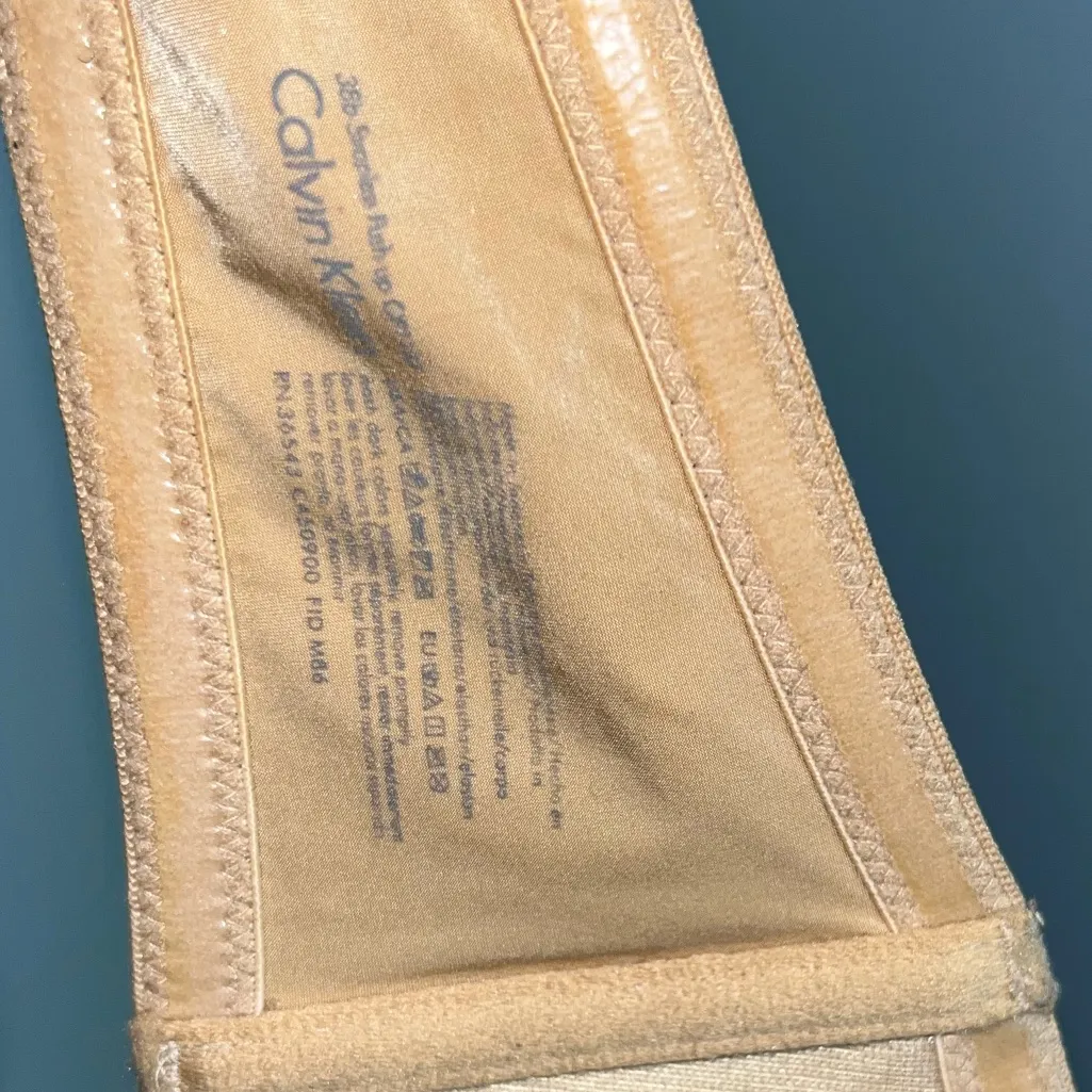 Calvin Klein Strapless Underwire Push Up Bra - Image 3