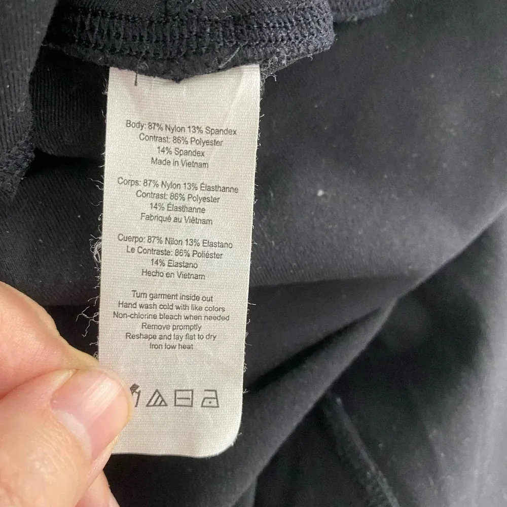 Alo Yoga Capri Leggings Cropped Faux Leather Side Mesh Illusion Black Size Small - Image 11