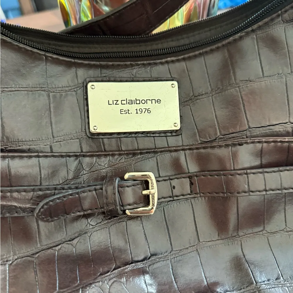 Liz Claiborne Brown Shoulder Bag with Classic Design - Image 2