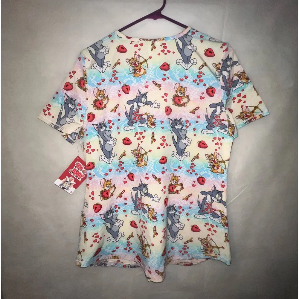 NWT Tom & Jerry Valentine Scrub Top V - Image 5