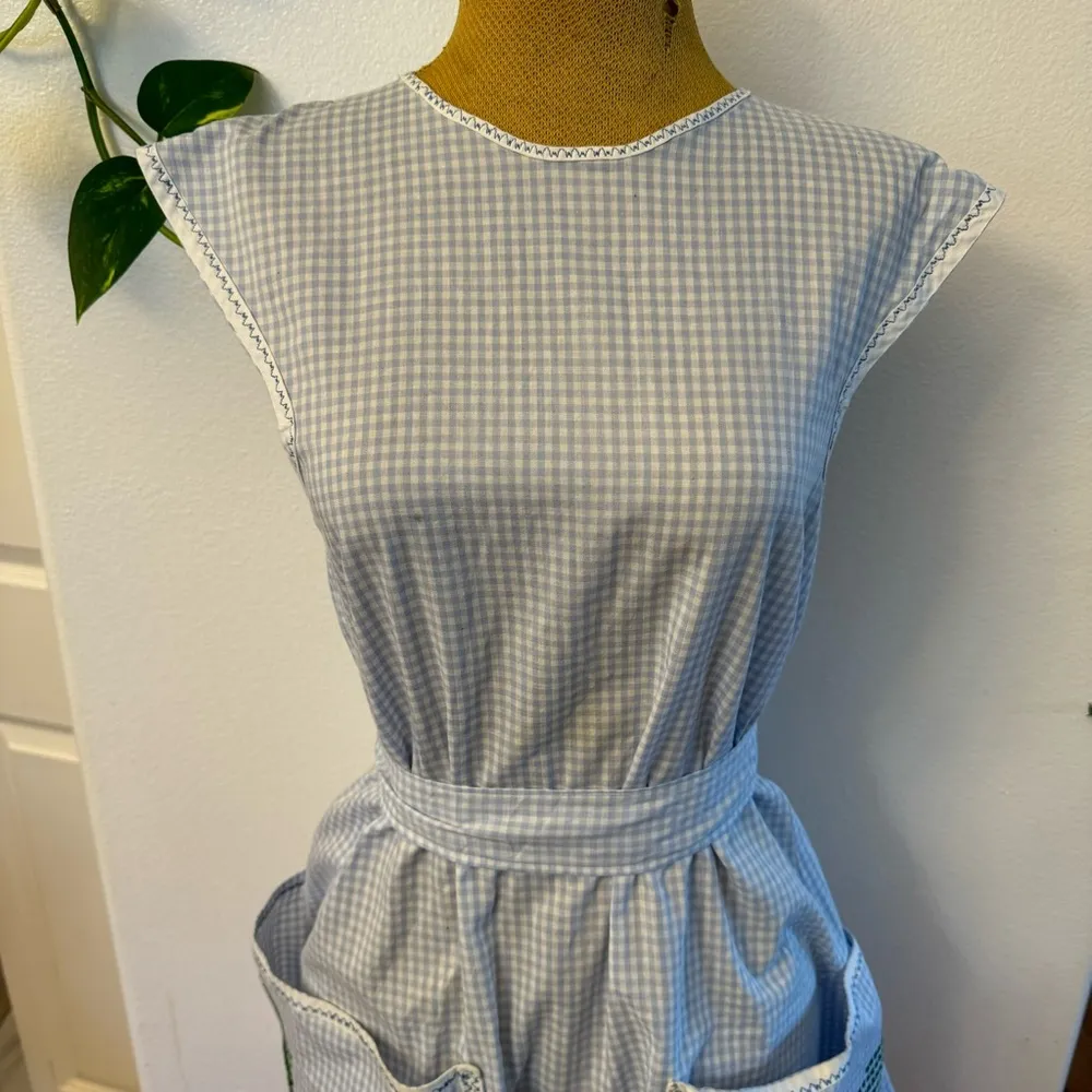 Vintage Gingham Apron with Apple Embroidery Blue Size none - Image 3