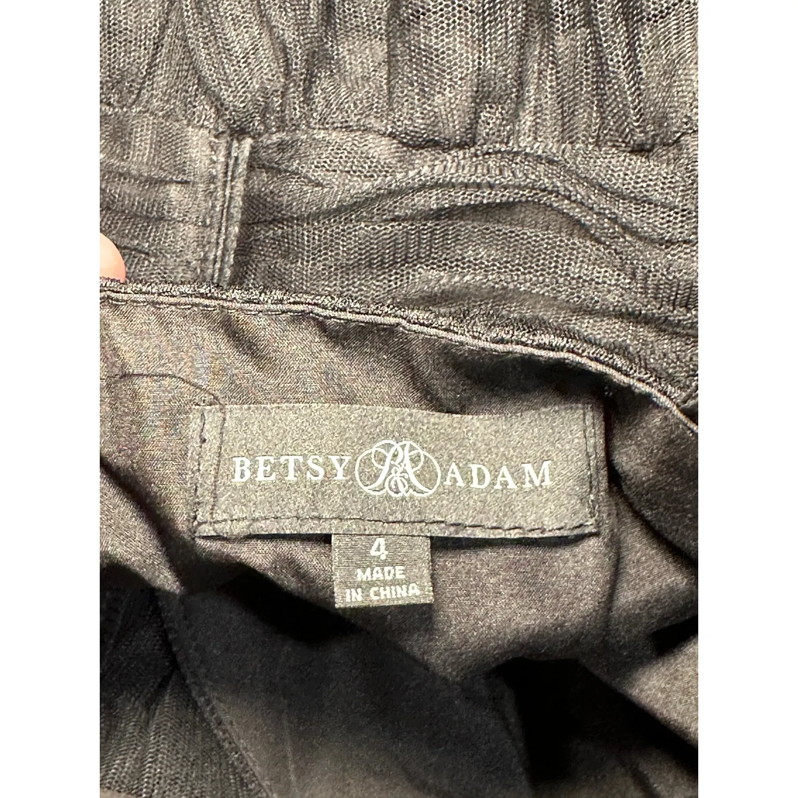 Betsy & Adam V-Neck Sleeveless Tiered Ruffle Mesh Gown Black 4 NWT 1 Strap Flaw - Image 15