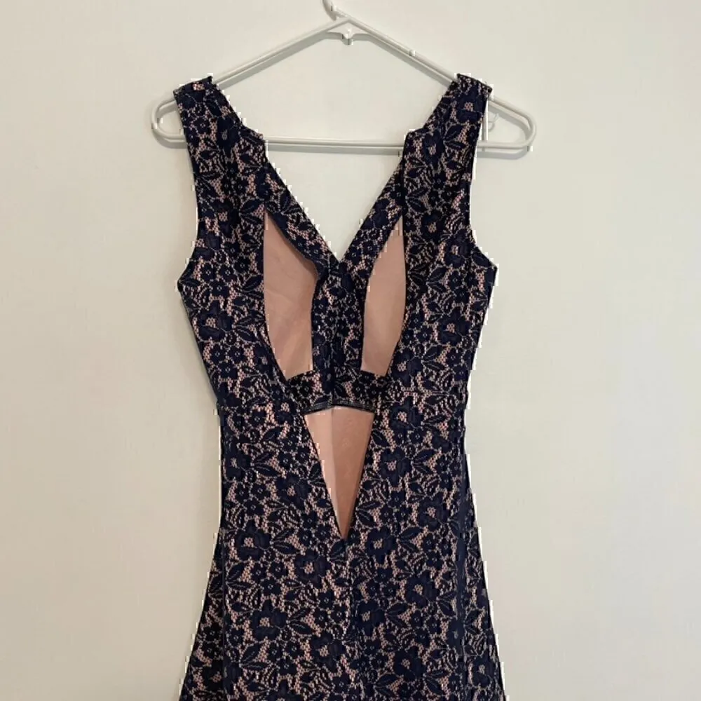 AQUA Navy Blue Lace Light Pink Lining V-Neck Sleeveless Fit Flare Skater Dress - Image 11