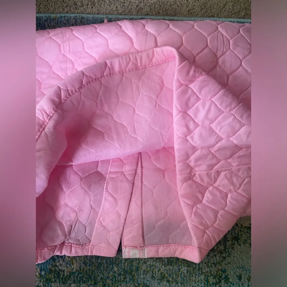 Vintage quilted pink maxi lace trim house coat robe, size small medium - Image 10
