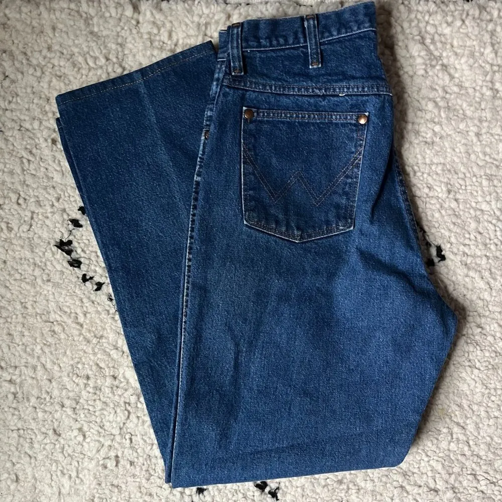 Vintage Wrangler women's cotton denim jeans made in the United States 13 x 36 - Image 8