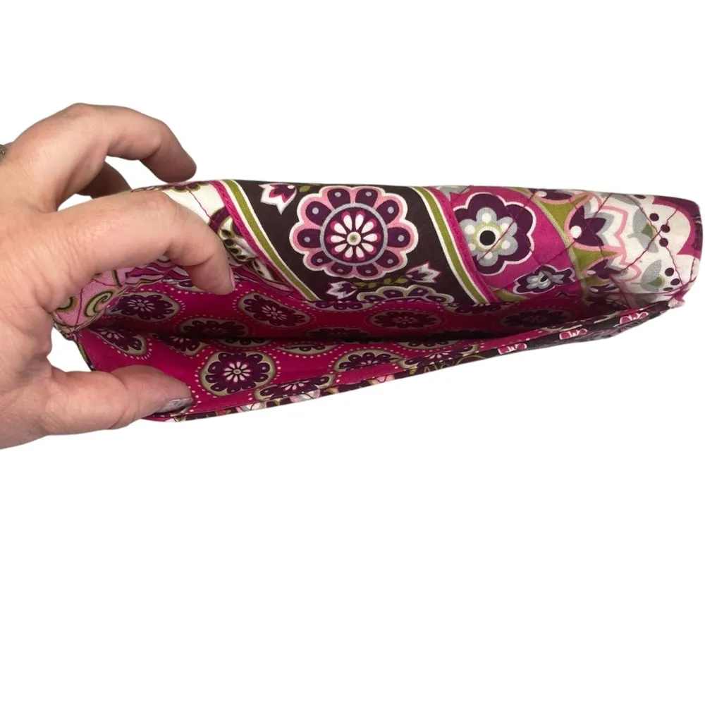 Vera Bradley Very Berry Pink and Green Paisley Wallet Card Slots Zip Pocket - Image 9