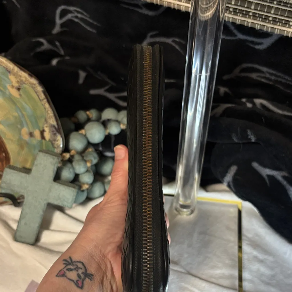 Bottega Veneta Black Woven Leather Wallet - Image 4