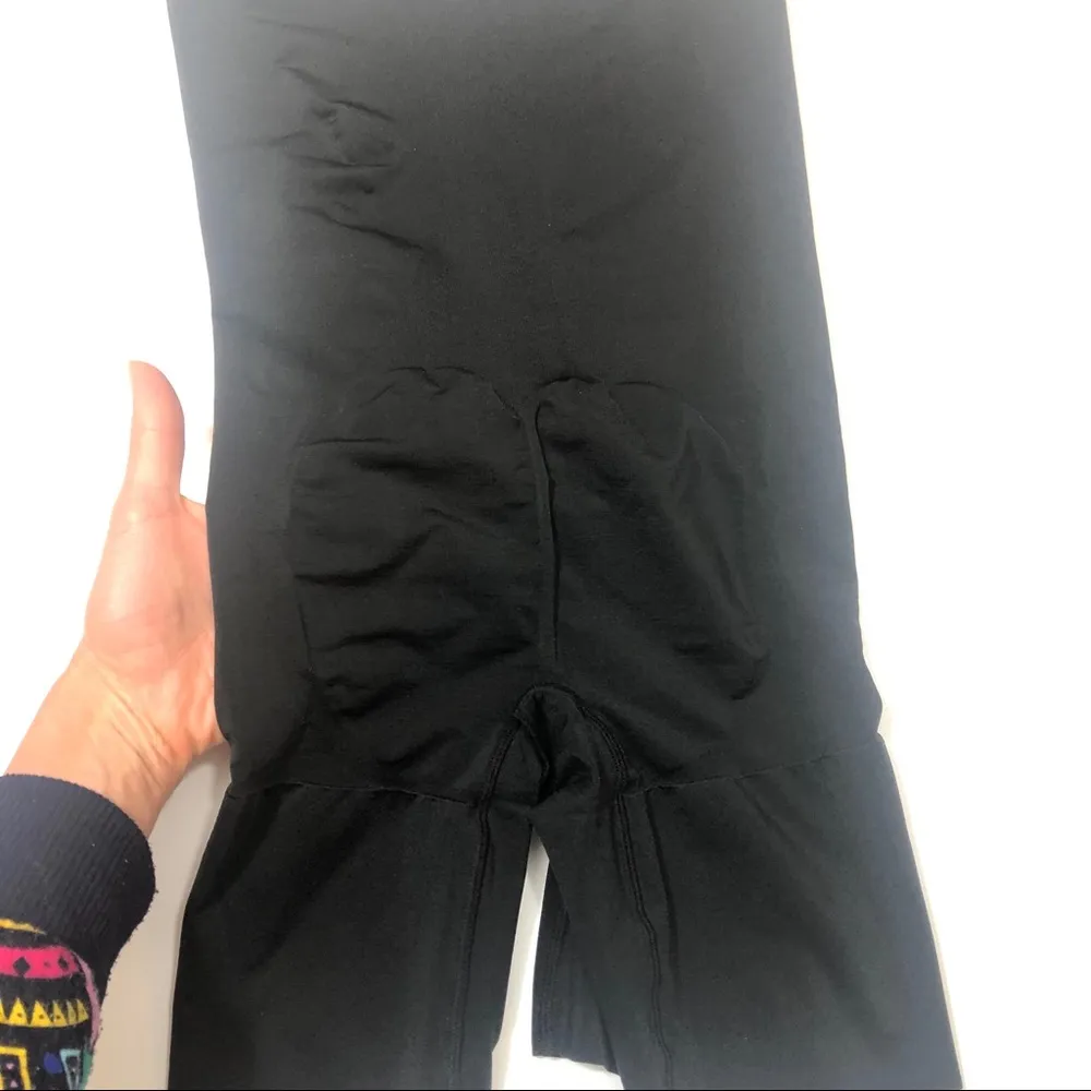 Spanx High waist black mid tights shorts Medium - Image 6