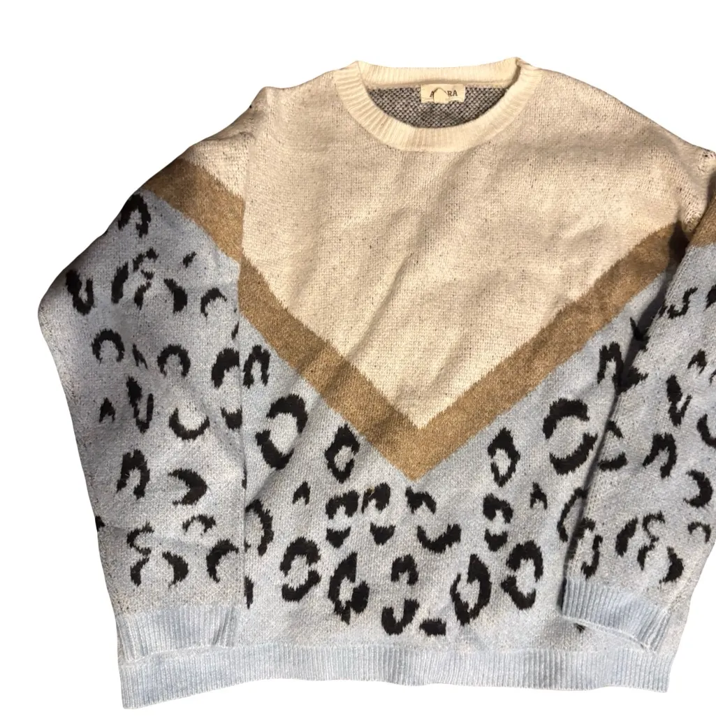 Entro Light Blue Leopard Pattern Sweater - Image 3