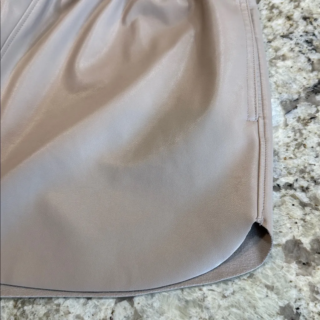 Abercrombie & Fitch Women's Vegan Leather Dolphin Hem Taupe Shorts size Medium - Image 4