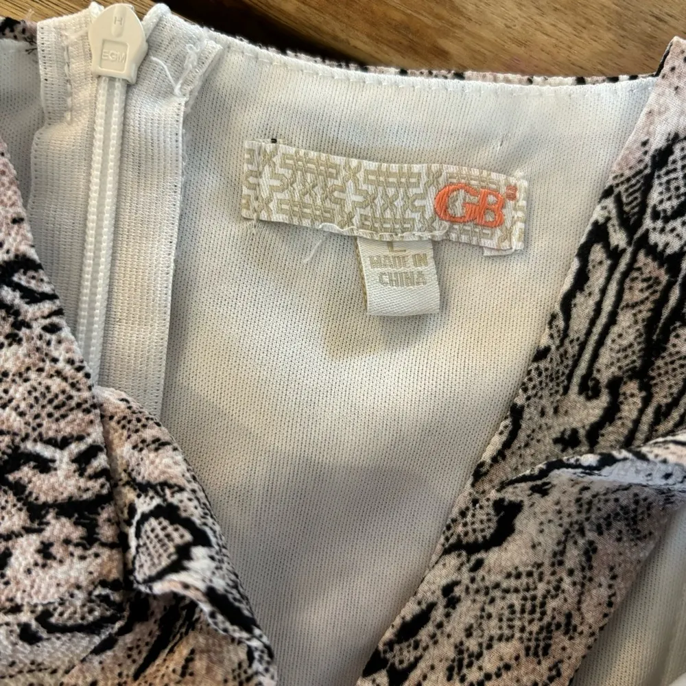 Gianni Bini Snakeskin Romper L - Image 5