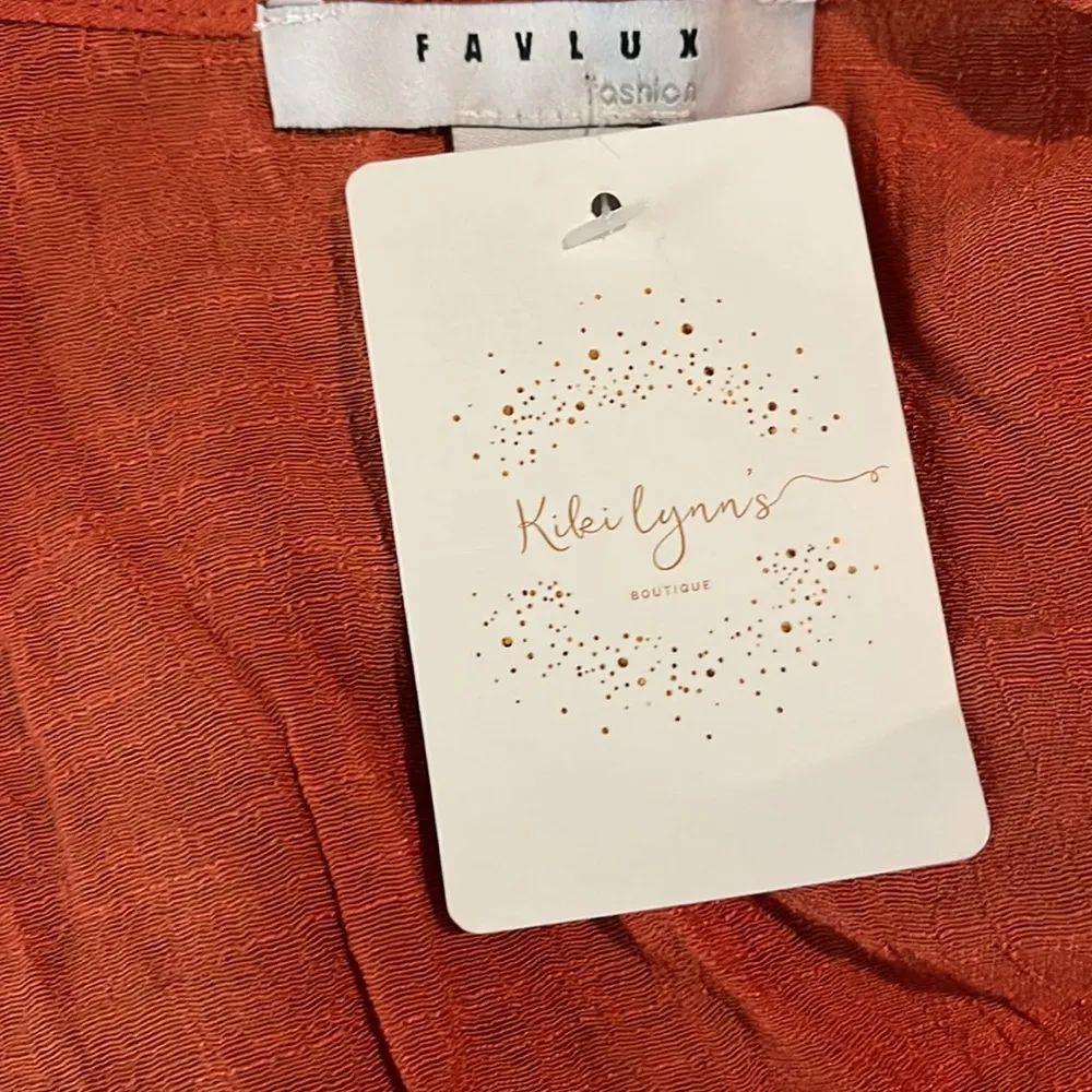 NWT! Favlux Rust Lightweight Blouse Size Medium - Image 4