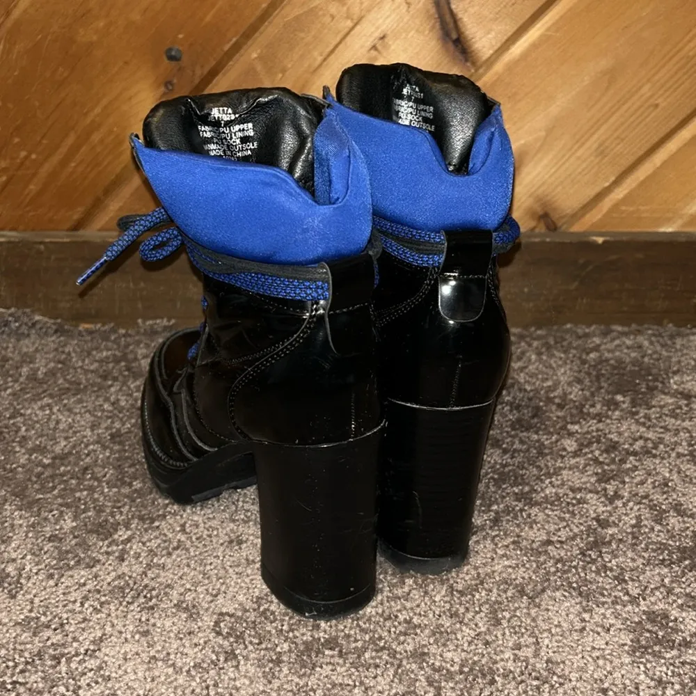 Steve Madden Y2K Jetta black & blue chunky heeled lace up boots - Image 3
