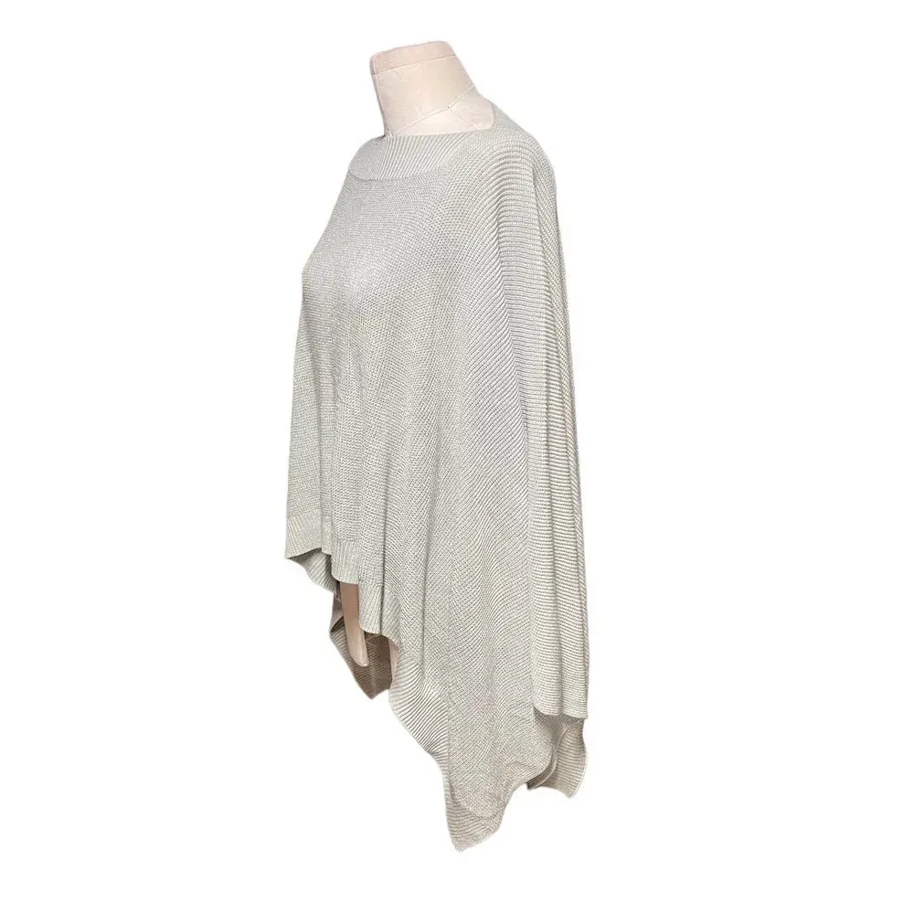 Lululemon Forward‎ Flow Poncho in Sage Green One Size - Image 3