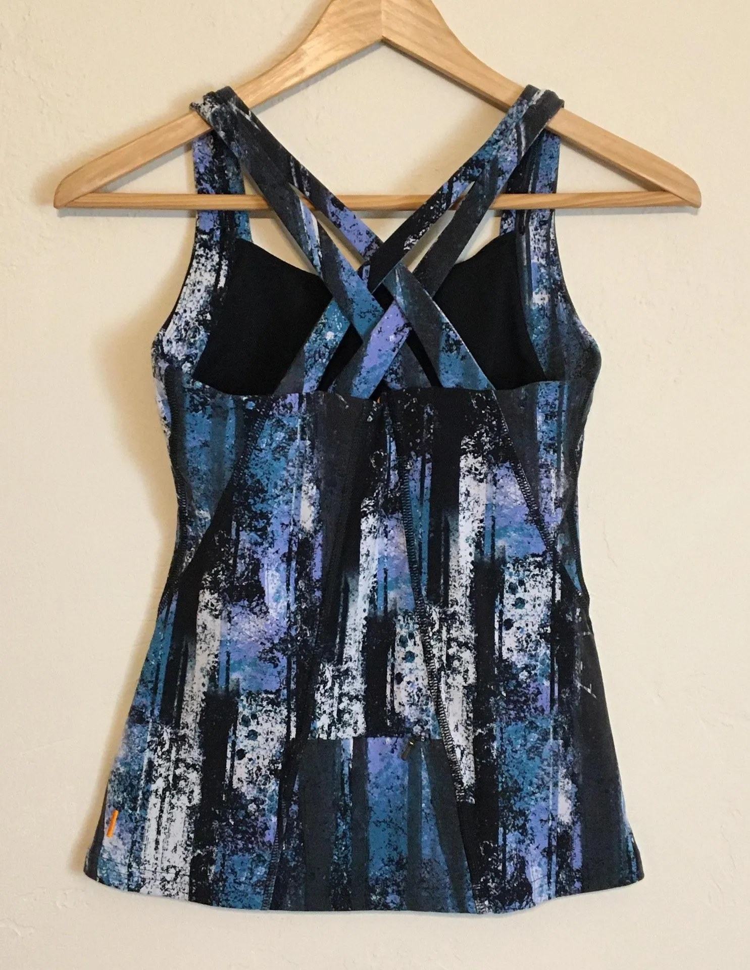 Lucy | Athletic Criss Cross Back Straps Print Tank Multiple Size XS - Image 3