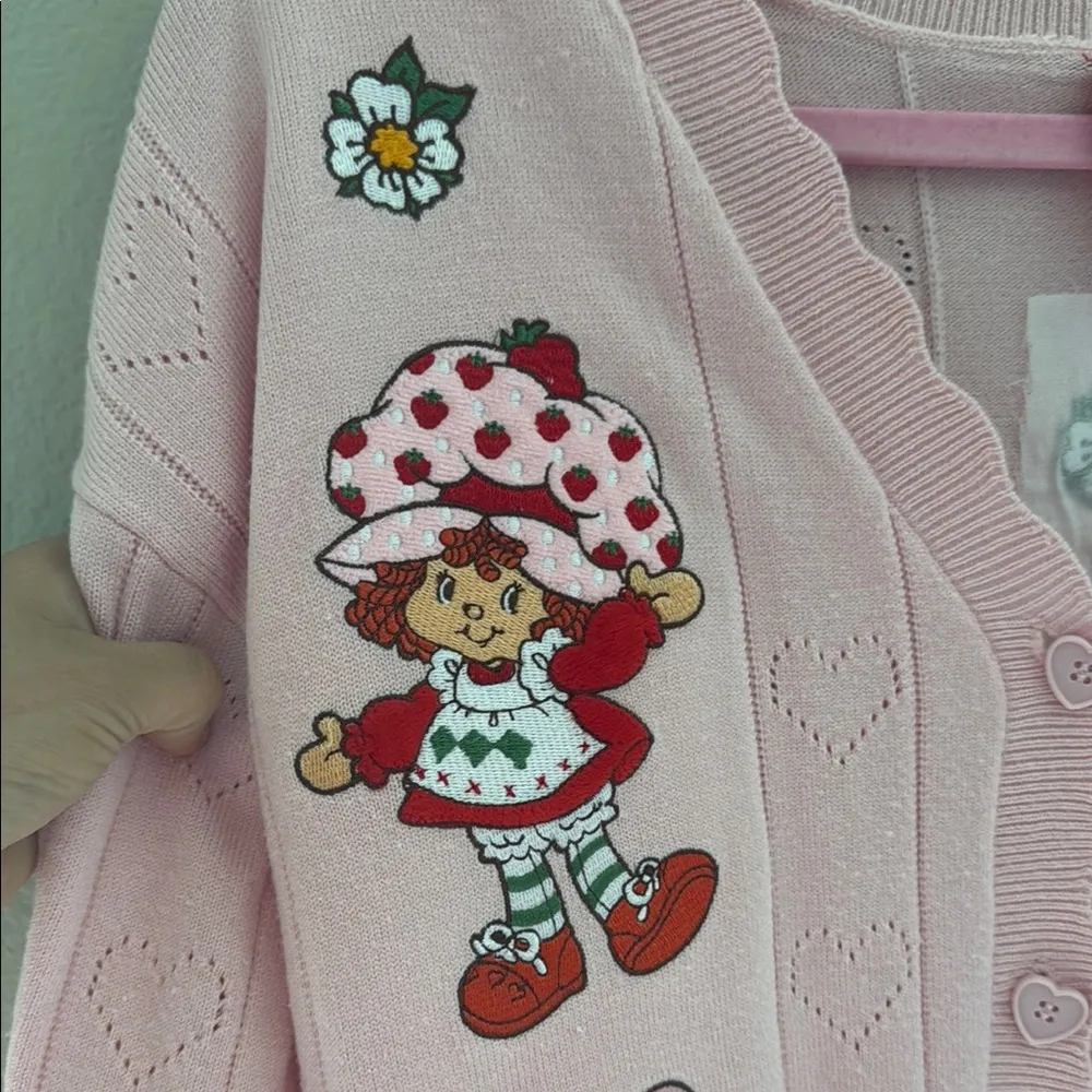 Pink Strawberry Shortcake Women's Sweater Size XL - Image 4