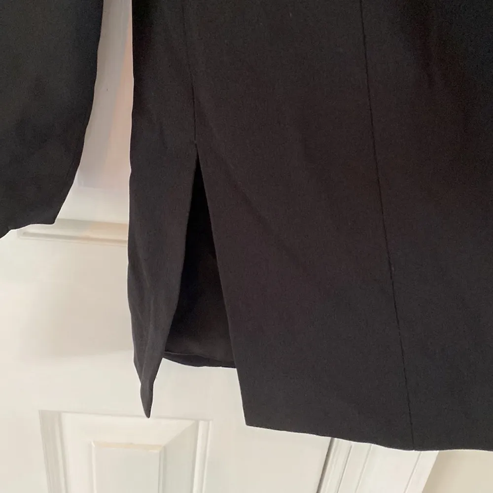 Gorgeous, Classic Black Liz Claiborne Pants Suit. - Image 3