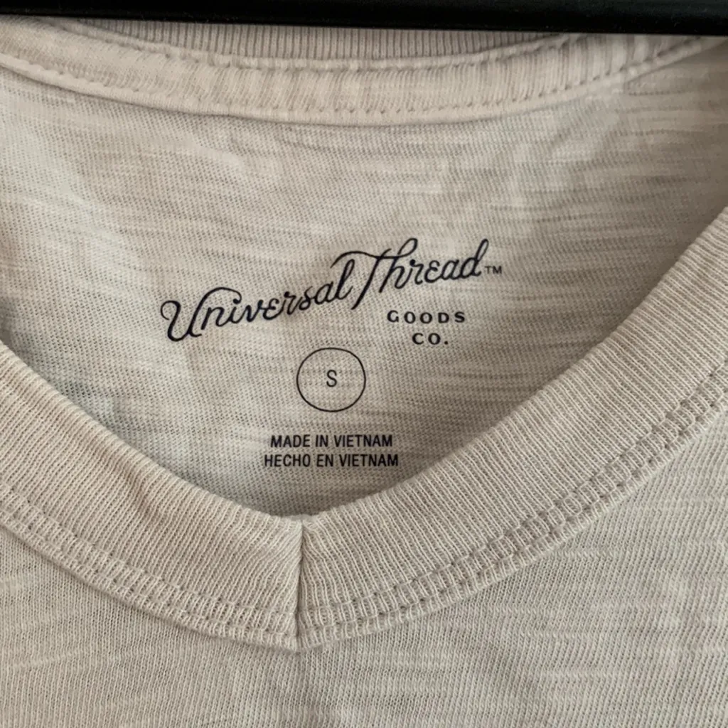 Universal thread women’s T-shirt - Image 2