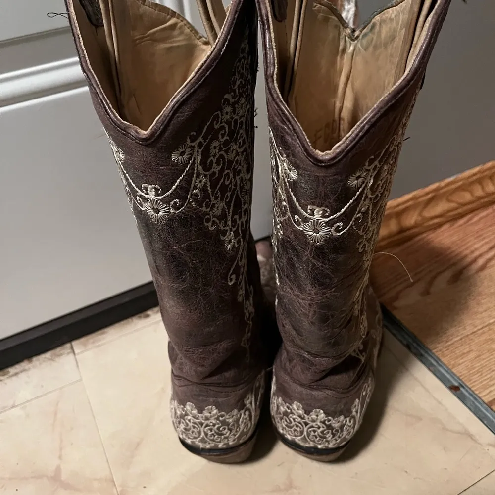 Corral Brown Embroidered Heeled Boots - Image 2